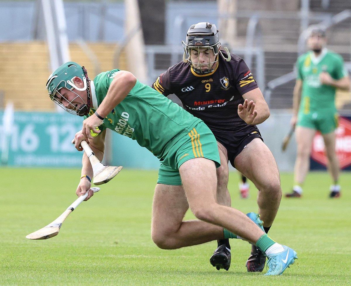 ClareEcho's tweet photo. Clon make their own Lough to cement last eight spot with Inagh/Kilnamona https://t.co/xeuaYUoeyP #ClareSHC #GAA | @BrennanEoin https://t.co/yoLUL1TE42