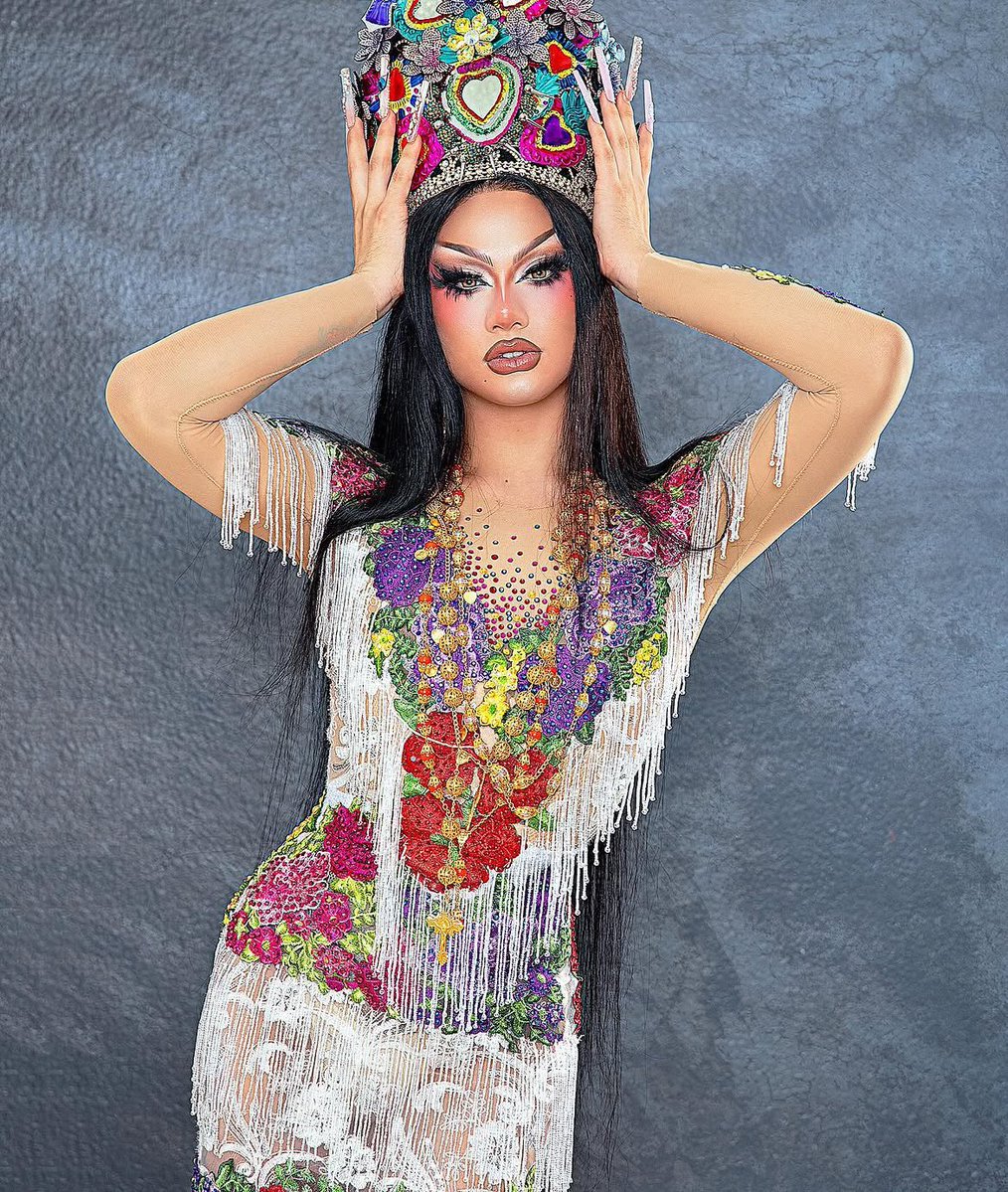 archivedrags's tweet photo. 🏁 | The category is: 

queens of La Más Draga. 👑 https://t.co/3mrYNG8QrI