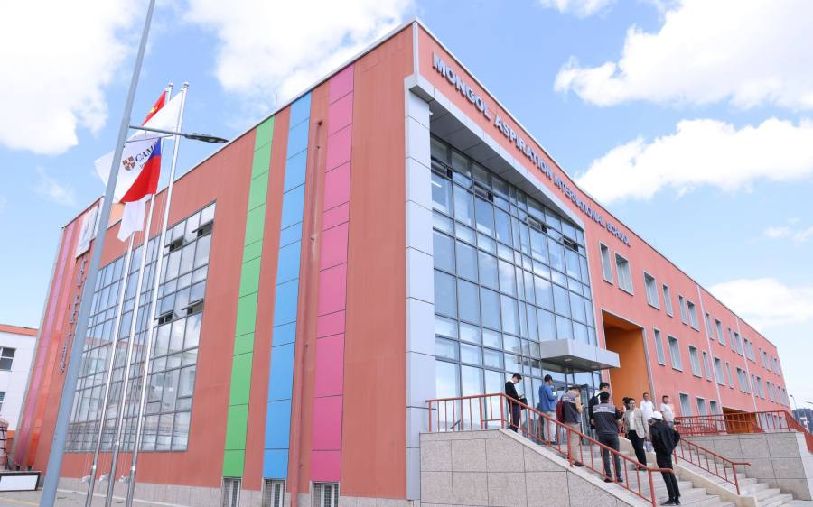 Mongoliapost's tweet photo. Minister of Education Enkh-Amgalan Luvsantseren, Deputy Mayor of #Ulaanbaatar Jargalsaikhan Ganbaatar, and other officials are visiting districts of the capital city to review on-site the planned initiatives under the comprehensive campaign "Increasing the Accessibility " https://t.co/W11DmhY3LP