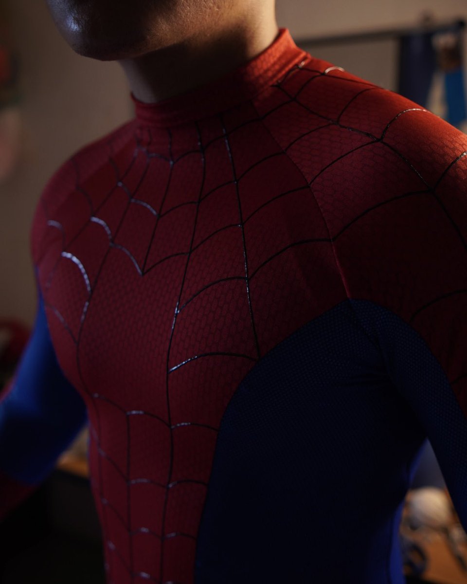 1998Wens's tweet photo. Camera test with the new suit (not finished) https://t.co/r0RU0LGX7h