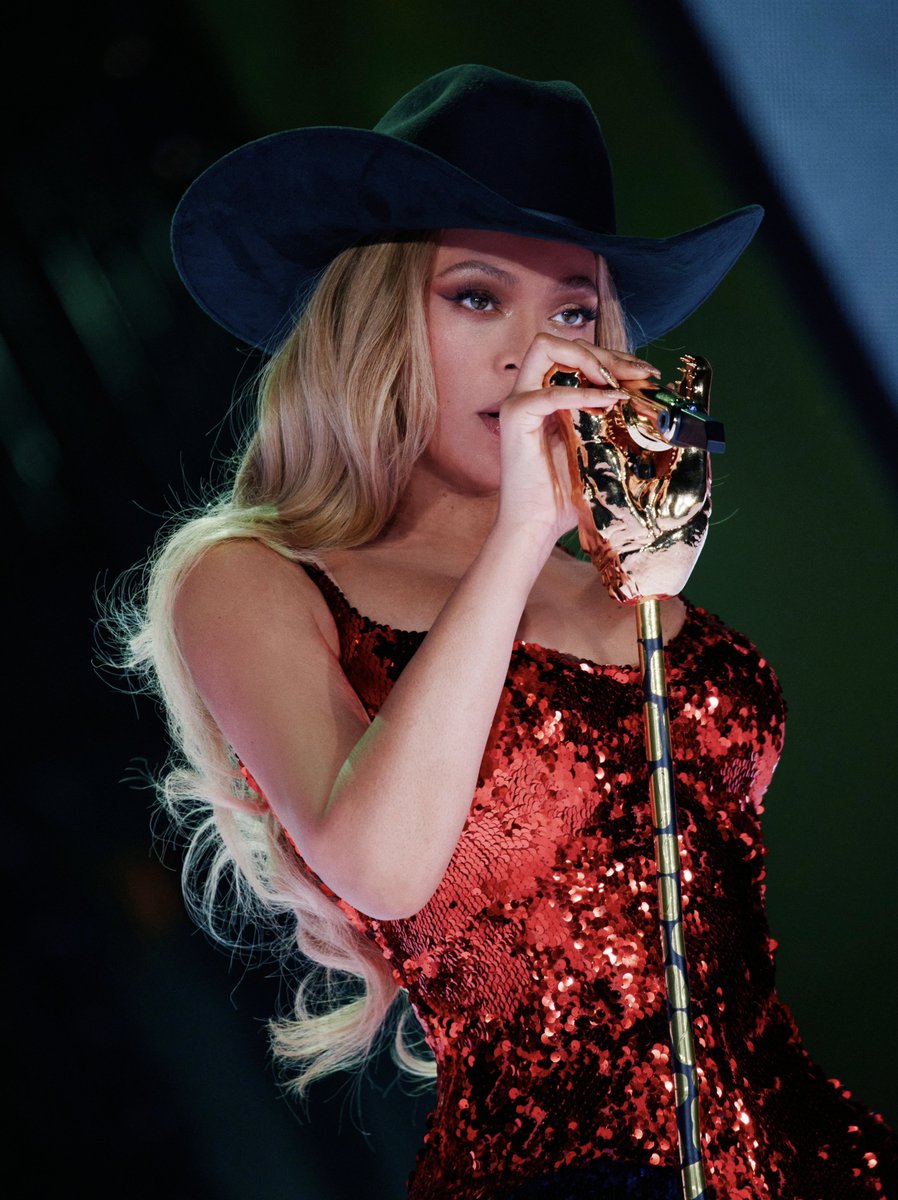 CCTourOutfits's tweet photo. https://t.co/kJXbPjAsnQ