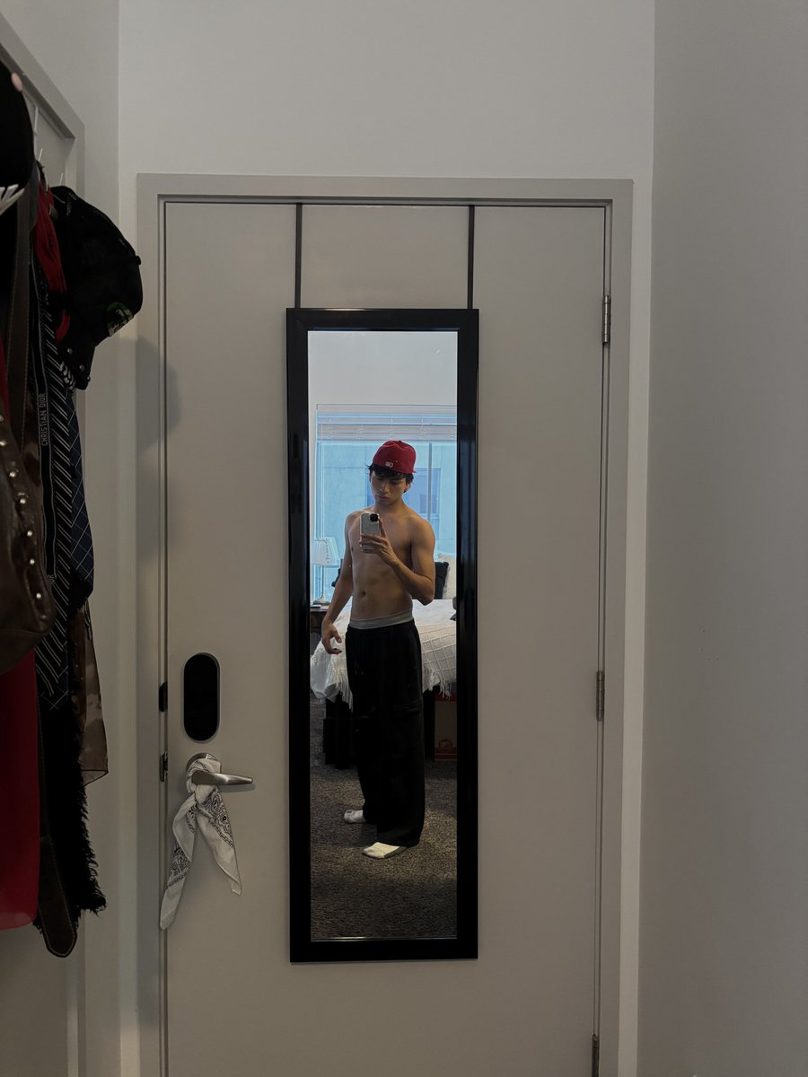chrrstophrr's tweet photo. hey https://t.co/Il1WBRkjtp