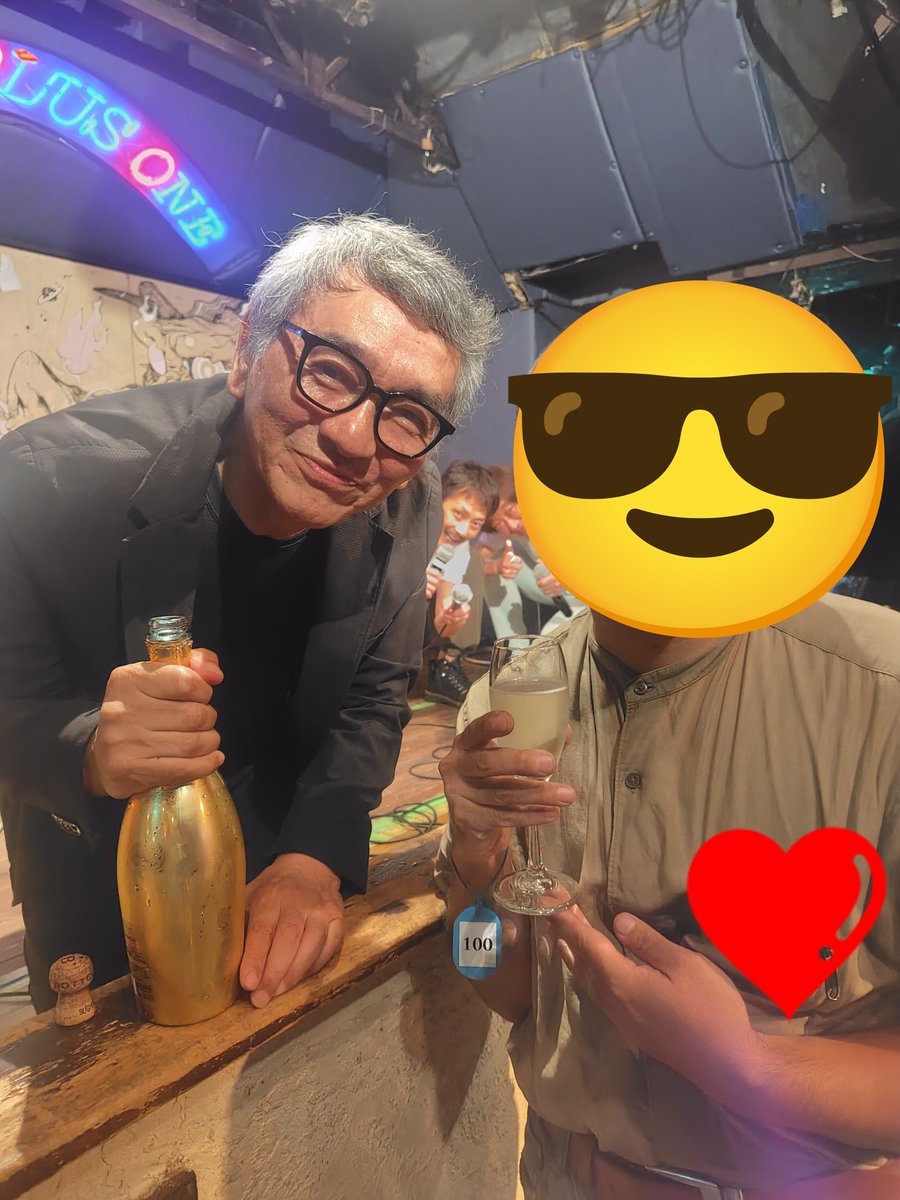 M3vFGA1wtN2467's tweet photo. ４月のOB祭での内田直哉さんに続き、春田純一さんとツーショットを撮る事が出来ました✨️

正���、今回参加されたメンバーの方々は全員撮影したかったのですが、ずっと憧れている春田さんと撮る事が出来て幸せでした✨️

後ろの２人はたぶんスタッフw

＃春田純一
＃植村喜八郎
＃武智健二
#還暦祭 https://t.co/quy7H2AuiK