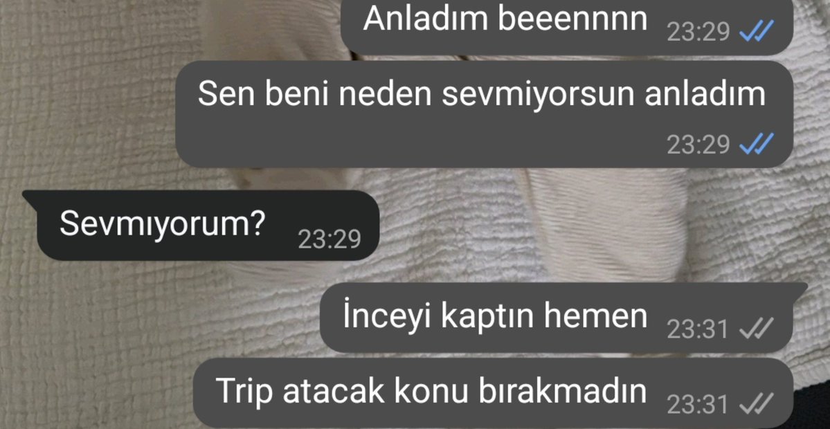 Pnar_Eylul's tweet photo. Kavga edecek konu çıkmadı uyuyalım iyi geceler...... https://t.co/JwFtf7kfTE