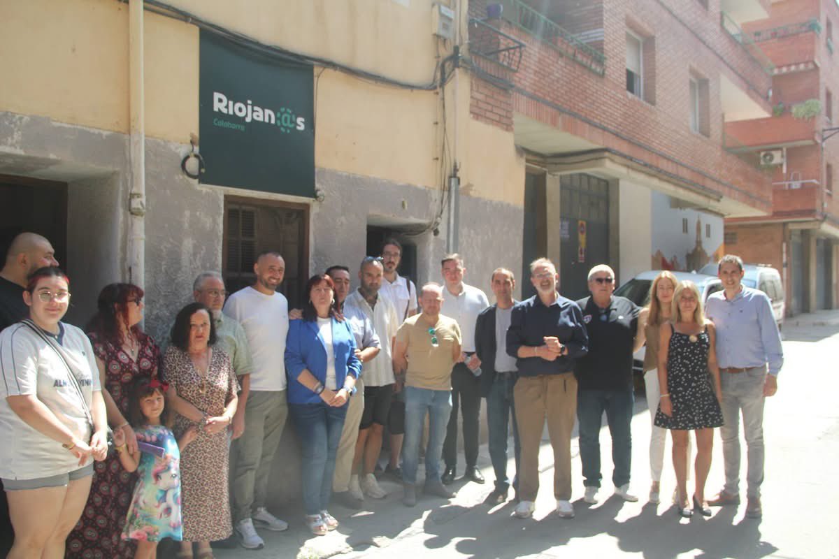 RitaBeltranMuro's tweet photo. Reinauguracion de la sede en Calahorra
Gracias a todos los que nos habéis acompañado en este gran día, que habéis sido muchos.
Seguimos sumando y creciendo, somos la única alternativa de gobierno que defiende por encima de todo a los riojan@s https://t.co/89E7q5TIzU