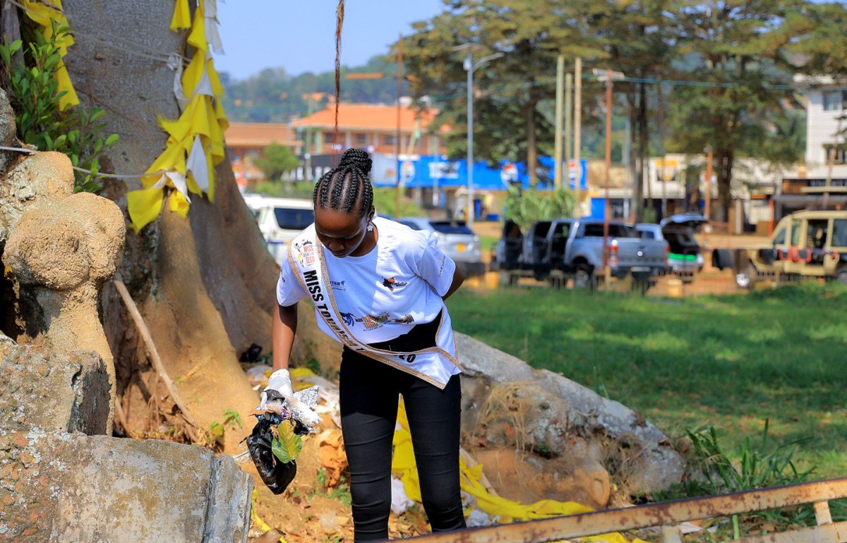 AriangoDorcus's tweet photo. Our country deserves a bright future , let's take care of it today
#letthepearlshine
#visitUganda 
@misstourismUga 
@MissTourismUG 
@MTWAUganda 
@ugwildlife @UWEC_EntebbeZoo @ugandatourismboard https://t.co/03xgpaNbtX