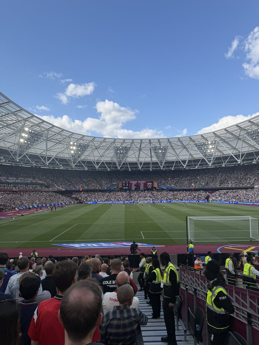 TommyMoon1995's tweet photo. That was a delightful away day! You fucking reds! Onto Wednesday..we couldn’t could we? #cafc https://t.co/GlWHCgPTzN