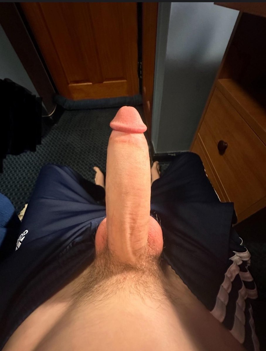 AllahGold7's tweet photo. #BWC #BigWhiteCock #HAWC #HugeAlphaWhiteCock https://t.co/M6X6aPpouS