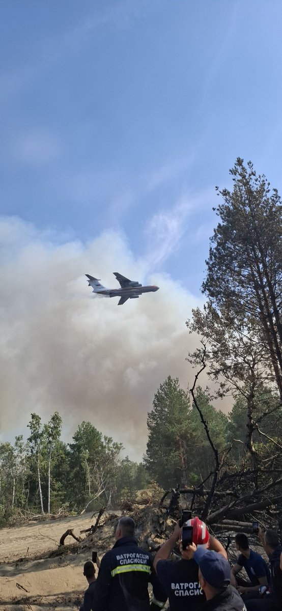 pravopravda's tweet photo. Kad zemlja gori, nema mesta za improvizaciju.
Požari se ne gase izjavama i naknadnim opravdanjima, već pravovremenom reakcijom, dobrom organizacijom i ozbiljnim sistemom zaštite i spasavanja.
Vatrogasci-spasioci na terenu zaslužuju svako poštovanje. 🚒✈️🔥 https://t.co/WxkmUoQ04i