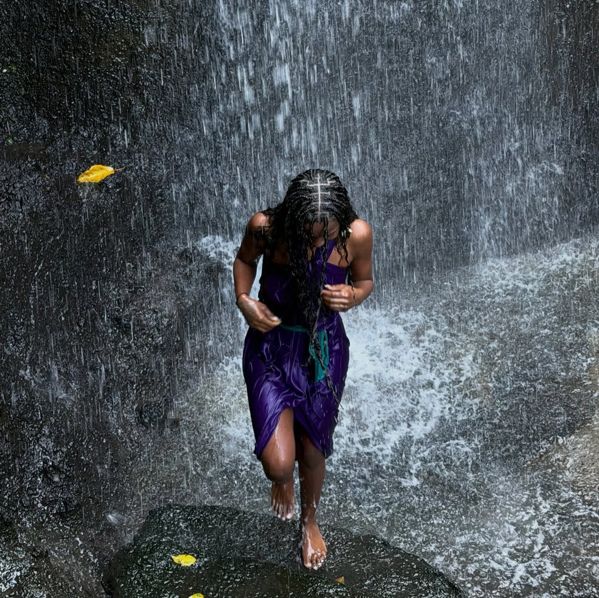 totaltauruss's tweet photo. IM OBSESSED WITH THIS PICTURE OF CHELLEY IN BALI https://t.co/twHeGvYwaB