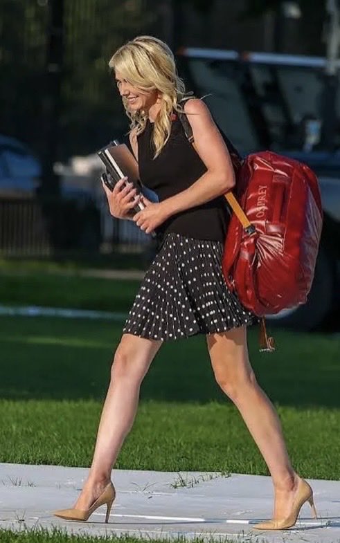 Suzierizzo1's tweet photo. What do you think is in Natalie Harp’s duffle bag? https://t.co/lIO0xzmaW7