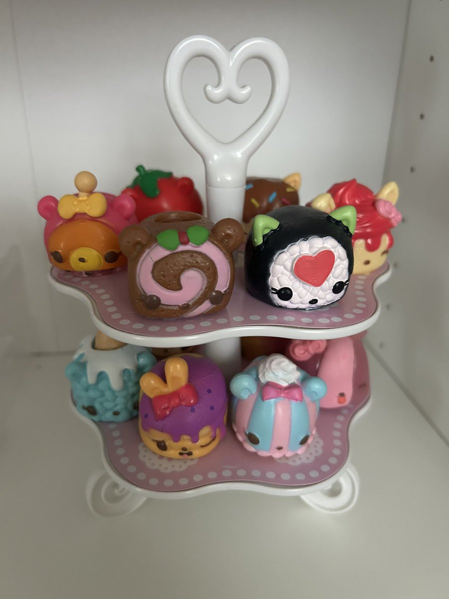 bunnyanomaly's tweet photo. The dessert tray I thrifted is perfect for my num noms https://t.co/1DI5MwEoX8
