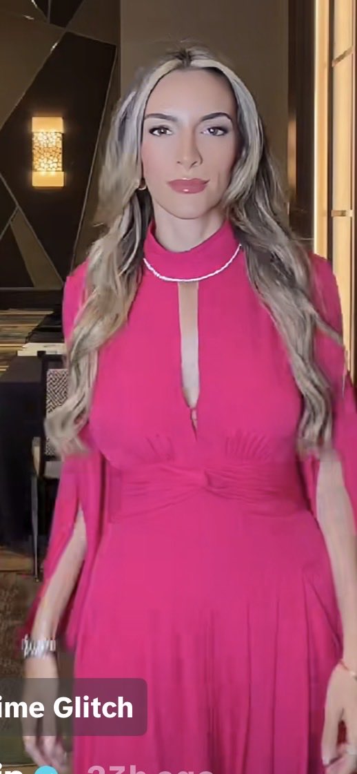 RealStephenGray's tweet photo. @Emilyaustin For those that don’t have TikTok here was Emily last night at the fights! She’s very humble and doesn’t post these pictures. So I will this one time. Hope she doesn’t block me for this lol. Oh and I’m just a fan and twice her age so no rude comments please. Here she is. https://t.co/nz0ZVU5agg