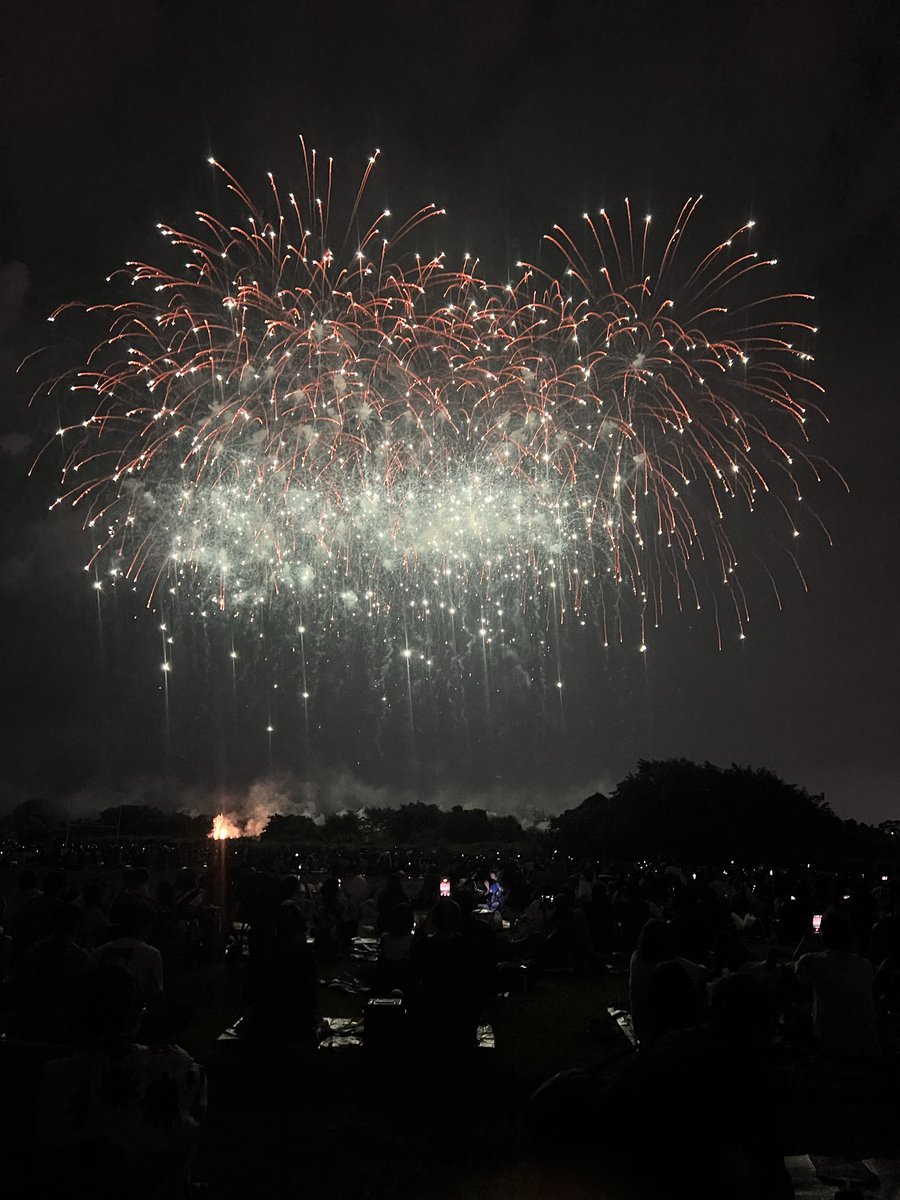 sono_kuma's tweet photo. 青木ひとみ衆議院議員と
高崎祭りの花火に行って参りました
大迫力の花火と
美しい浴衣姿の青木議員の
どちらも楽しませて頂きました❤️ https://t.co/9vKmsaQmb1