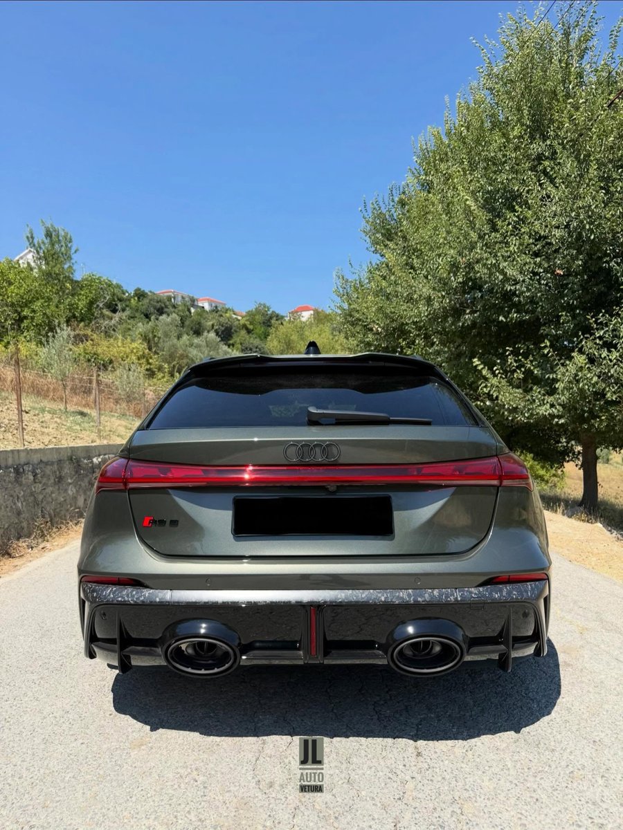 nocarcontext's tweet photo. AUDI RS6 🩶🩶 https://t.co/u1siFXerqt