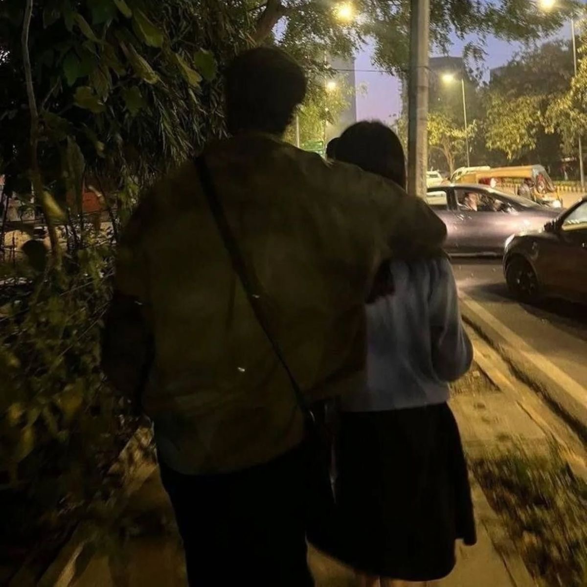 amoursoull's tweet photo. a walk date https://t.co/jM6JVwvuVP