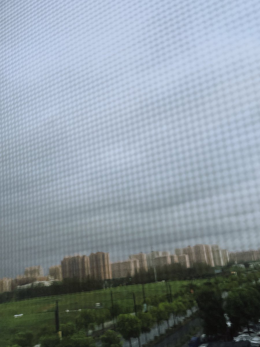 FYC1119's tweet photo. 希望每天都可以下雨 https://t.co/r46sA9FQja