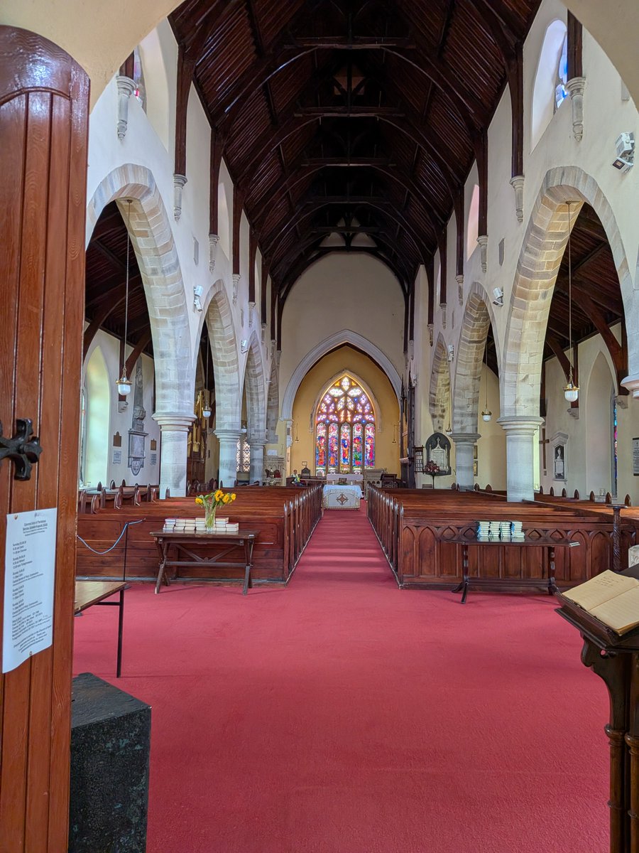 mjc0ughl4n's tweet photo. Old St. Mary's Church in Clonmel features medieval stone arcades, a 16th-century stone window frame with 20th-century stained glass, and a 19th-century timber roof. A quiet, historic piece of Tipperary. #Clonmel #Tipperary #HeritageWeek #ChurchesOfIreland https://t.co/3YB7DYp7GS