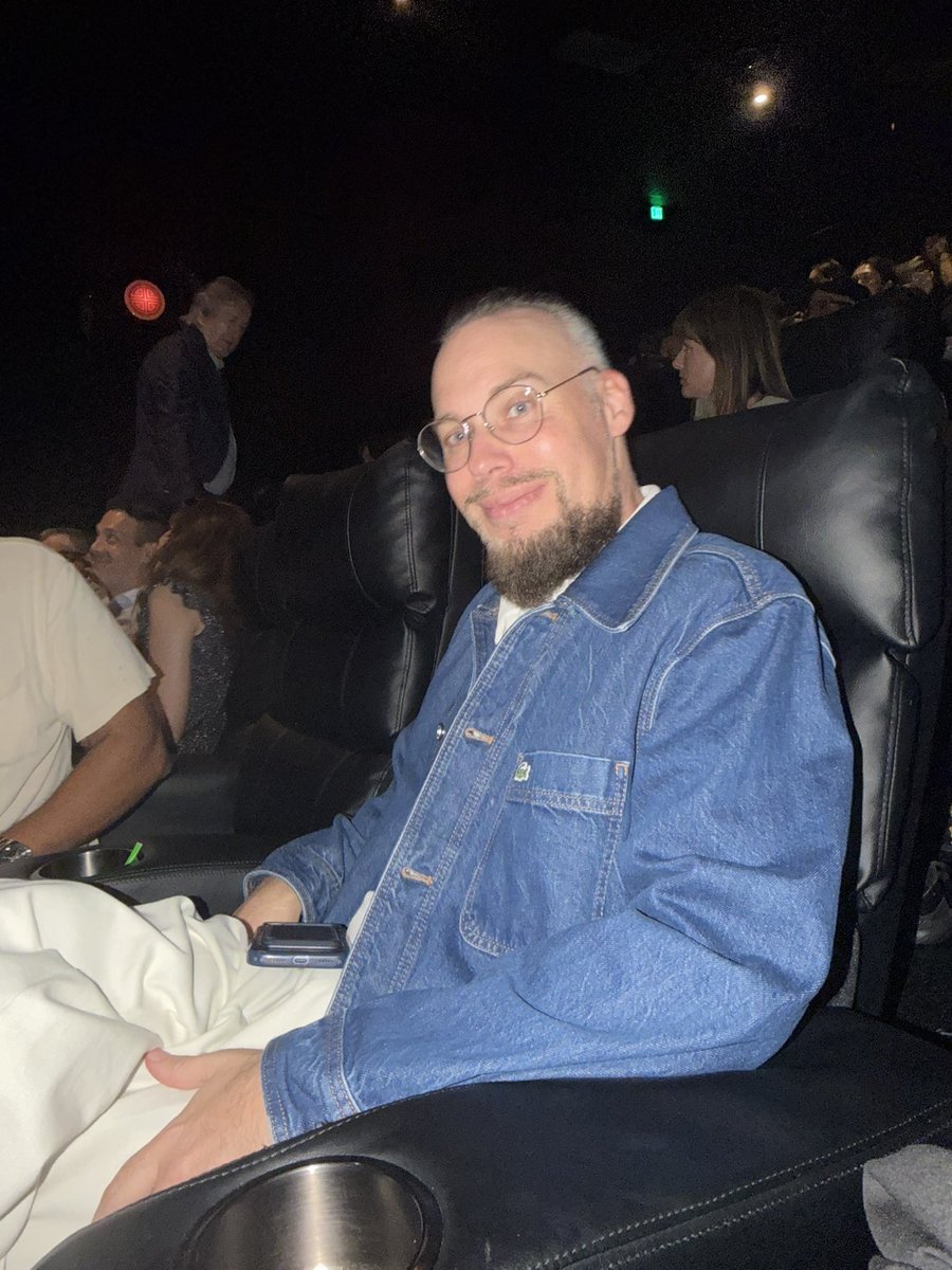 SAbdelhamid's tweet photo. Donc la je suis à Hollywood pour la première mondiale de mon nouveau court métrage dans un festival Top 5 monde et au Chinese Theater ? Ok ! https://t.co/eisuknk34T