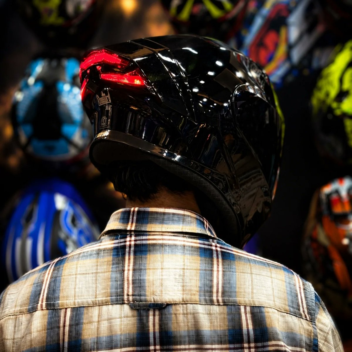 mooretyler2402's tweet photo. Steelbird SBA-11 – Futuristic Style Meets Road Safety

Make every ride stand out with the aggressive, premium-looking Steelbird SBA-11 helmet. It features an aerodynamic shell, smoked visor, impact-resistant construction, comfortable padding, https://t.co/SJBXn3DcF2