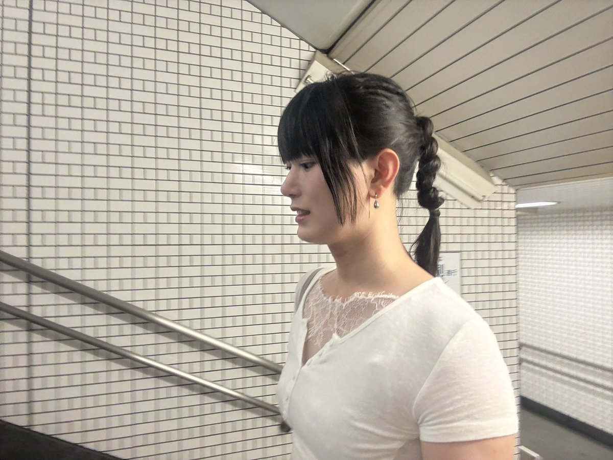 yuchanneljp's tweet photo. 正直、私って三つ編みがまだあんまり上手くできない🥺

メイクも髪も、まだ知らないことばっかり。
今、女の子としてもう一度成長し直してるような感じです🎀

ひとつずつ、できること増やしていきたいな🥺💕 https://t.co/FEjtlMjwwR