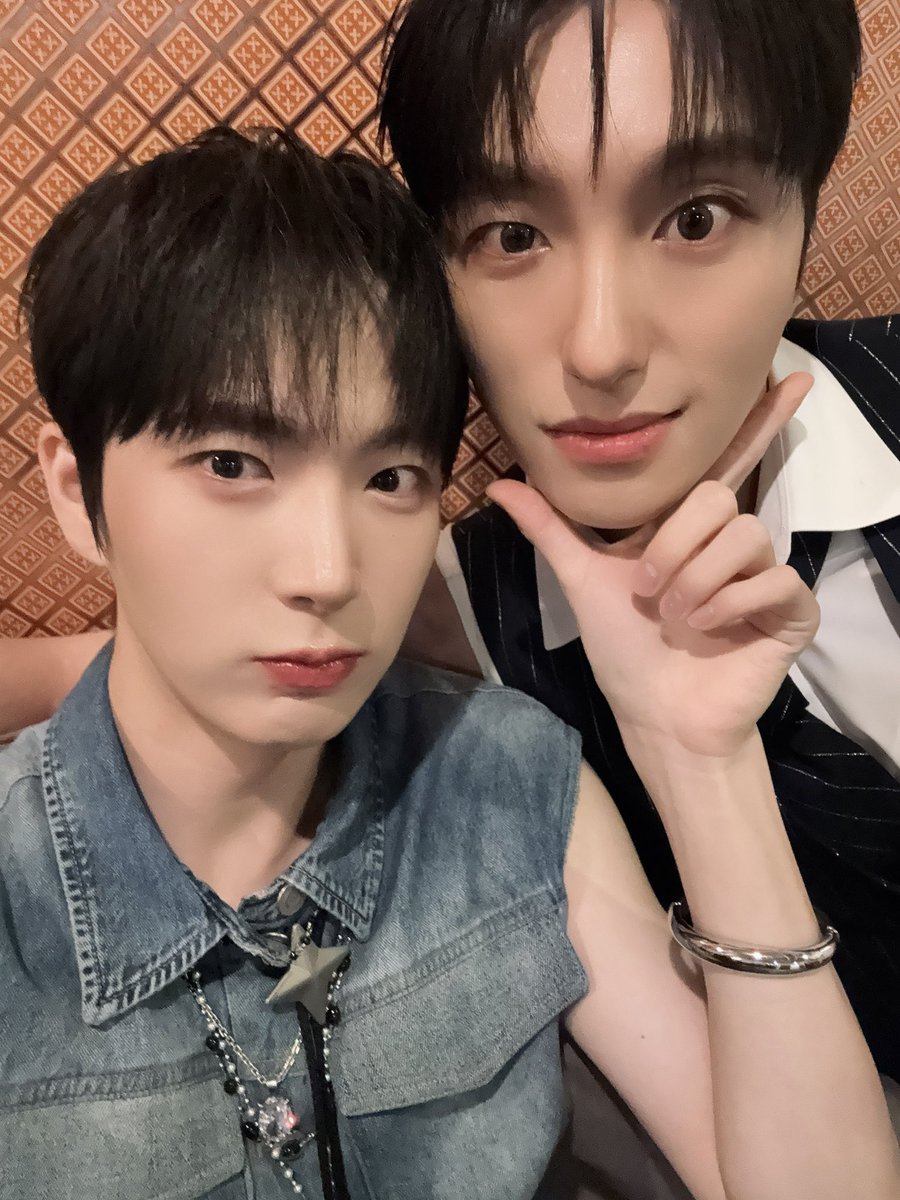 OmegaX_members's tweet photo. [#OX]

오늘 뉴욕 재밌었어요!!
I ❤️NY >^<

#OMEGA_X #오메가엑스
#케빈 #KEVIN https://t.co/yPKsl5s2x6