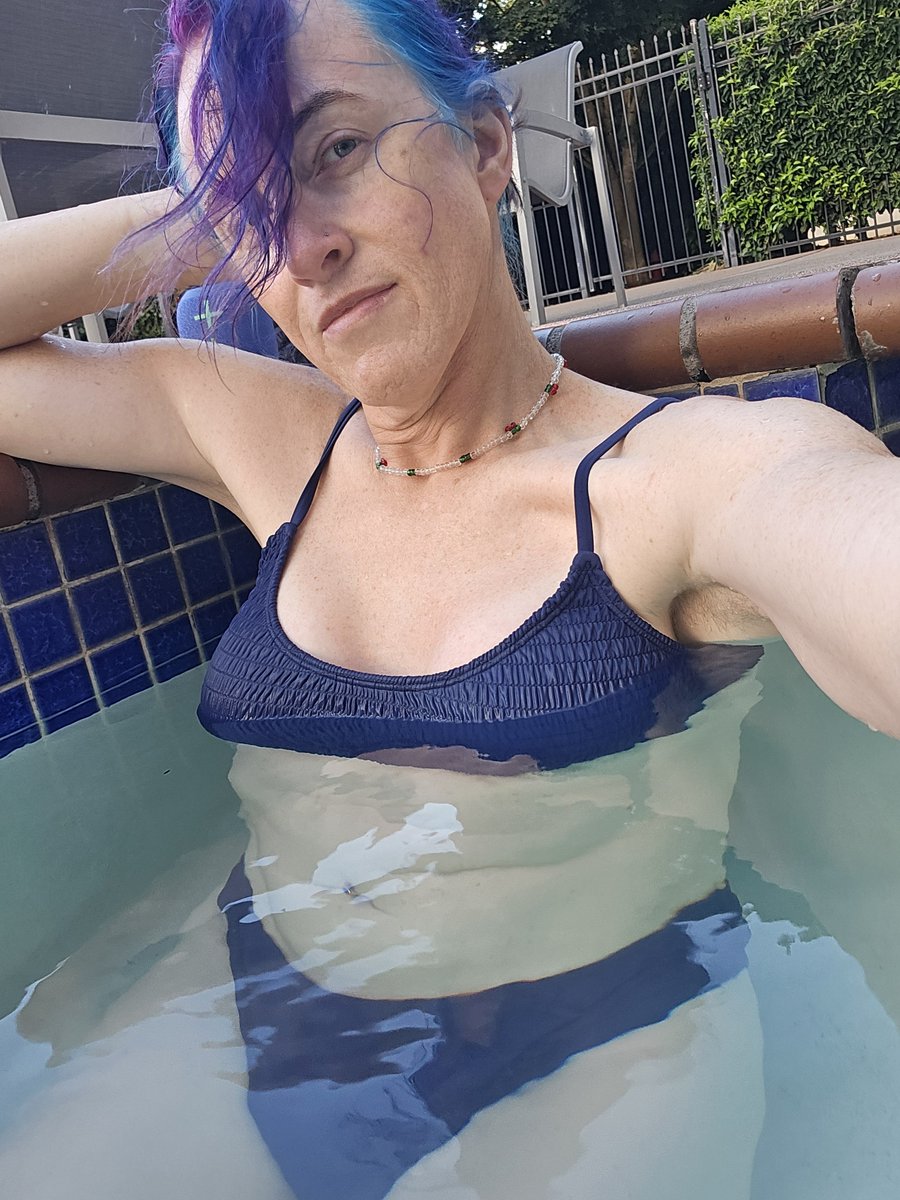violetvoidqueen's tweet photo. I've lived in this apartment for 10 months and didn't use the pool/hot tub till a few weeks ago...

New bikini too.. https://t.co/ZW1iKl2C6N