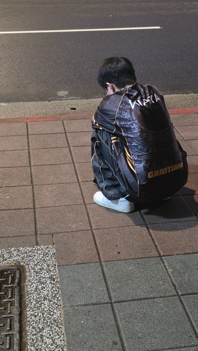 MrSteak1260135's tweet photo. MVK 3-2 GAM. 😢 This marks the second year in a row that GAM has fallen to their fellow Vietnamese brothers, and there is a very real chance they won't make it to Worlds.

Please see the images below.
#LoLPacific #GAMTIME #GAMFAM https://t.co/IMhExG2RVG