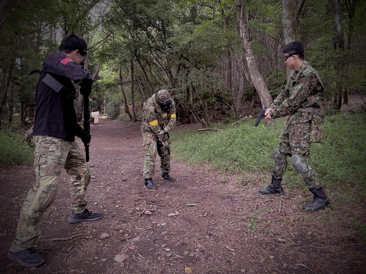 TK90096842's tweet photo. 「早く俺を殺せ！」
「で…でも、隊長！」
「いいから殺せ！俺がしぐれういになってしまう前に、早く！」
「ううっ、うっ、うわぁあああ！」
ﾊﾟﾝｯ！ﾊﾟﾝｯ！！
「効かないが？」
「うわああああああああ！！！」

最高のマシュマロ借りますぜ！
これで俺もあんたもしぐれうい
#俺がしぐれういだ https://t.co/kpojJs5b98