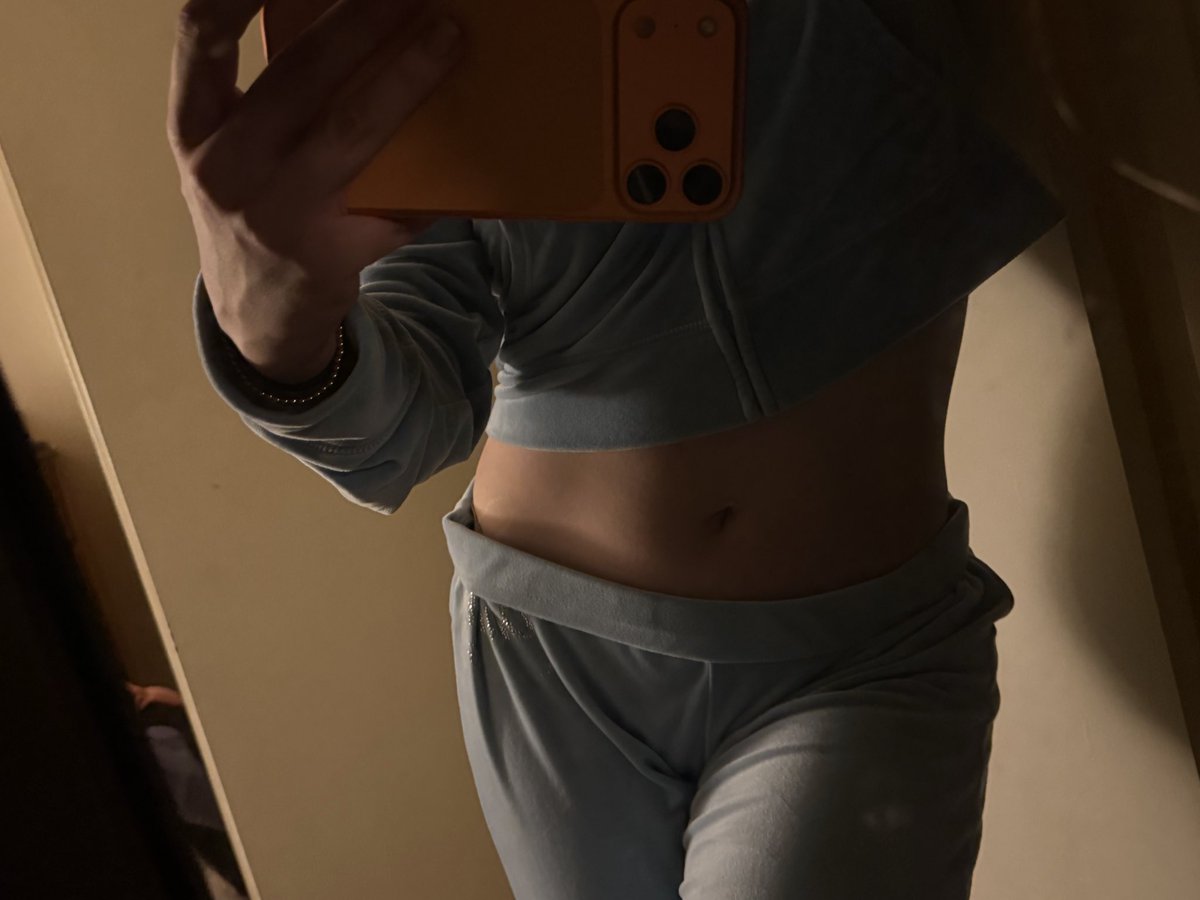 Trippxox0's tweet photo. i stay in a Juicy Couture set 🫣
wanna see more? bio 👀

#JuicyCouture #OnlyFans #OFModel #OFLink #ExclusiveContent #PremiumContent https://t.co/7FBxfygdpR