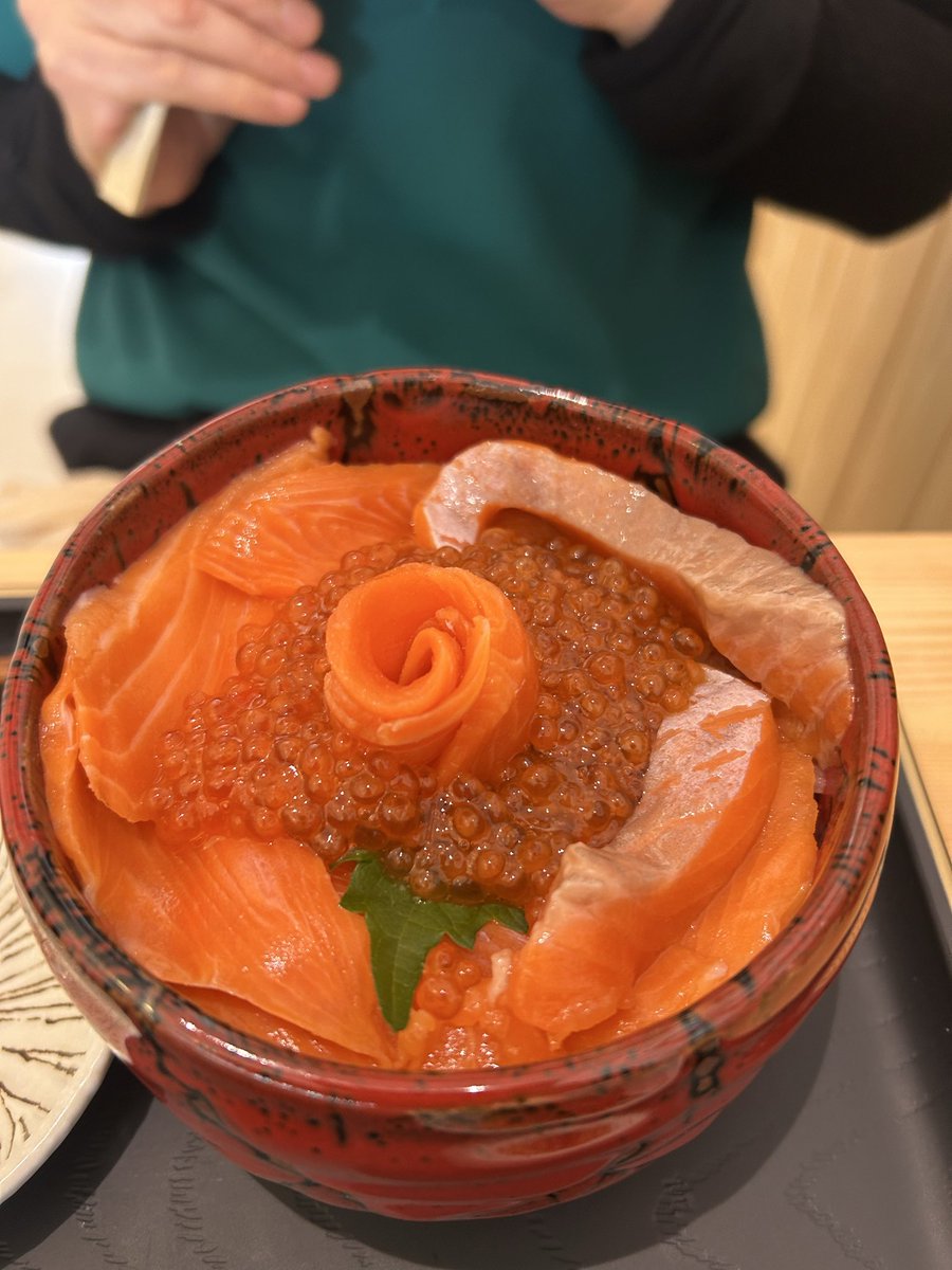 aobantyo's tweet photo. 地元に海鮮丼屋さんできた！ https://t.co/bd5z76LL9q