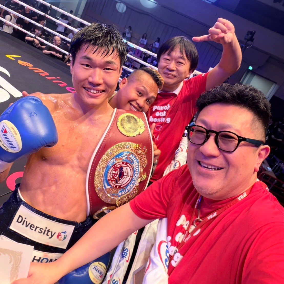 reito424's tweet photo. 2026.8.19.AND THE NEW👑

たくさんの応援ありがとうございました！

チーム、スポンサー様、応援してくださる全ての皆様のおかげです！

絶対に世界チャンピオンになります！👊🏼🔥

今後とも応援のほど、宜しくお願い致します！

📸 @bushidoboxing https://t.co/7jJaABlD7J