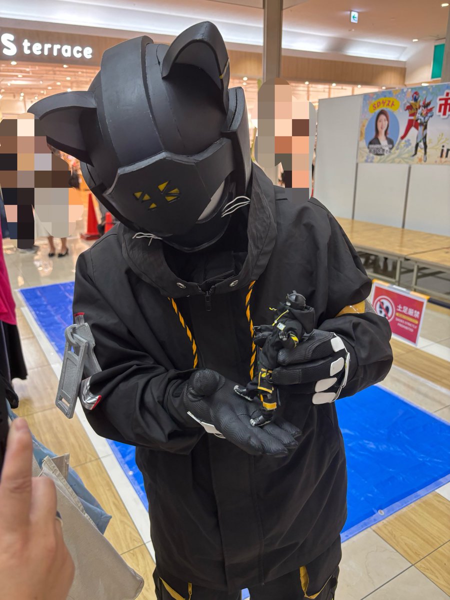 ennma331's tweet photo. 最後の写真撮影
ドーピングの所見えない壁がある？笑

ミニクロさんだー！！
 #ウマカ屋
 #ゆめタウン佐賀 https://t.co/2lXXvOVduO