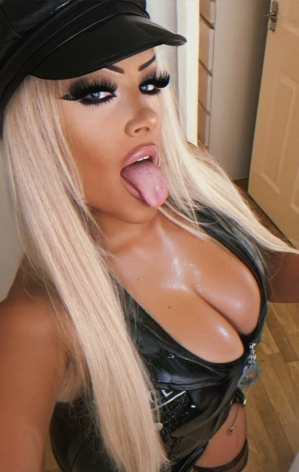 MeganDiamondUk's tweet photo. Claim your FREE trial on my OnlyFans right now...  
🔗 Link in the comments👇 https://t.co/lyTUIFDyQR