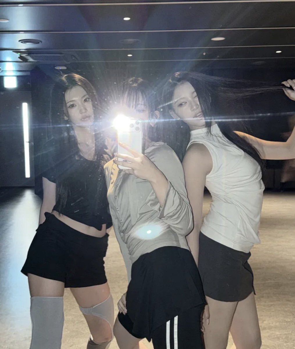 milshock_bori's tweet photo. 조혜진이분 뭔갈깨달으신것같습니다.......... https://t.co/53sXc0KWEa