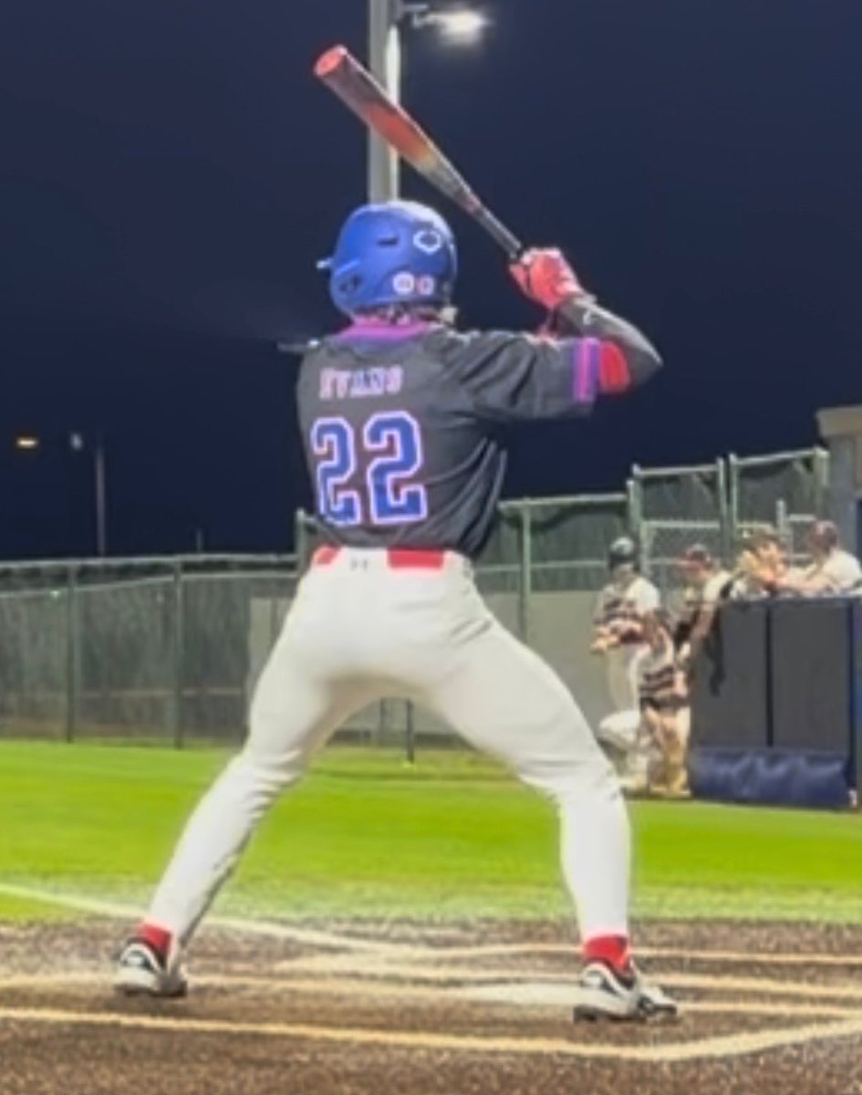 DrewEvans_2028's tweet photo. 15 pounds gained from freshman year (165lbs) to sophomore year (180lbs) goal for junior year is to be between 190-195 before the season starts! #baseball #gettingbigger #BaseballTwitter https://t.co/PtzTOBtoG4