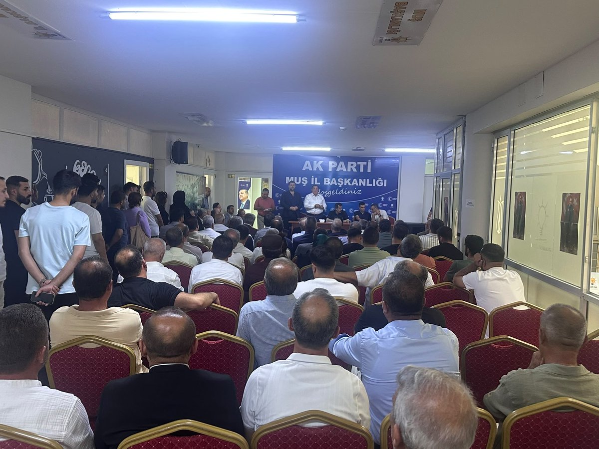 eminsimsekmus's tweet photo. 26 Ağustos Malazgirt Zaferi yıl dönümü etkinlikleri kapsamında; AK Parti Erzurum Milletvekili İl Koordinatörümüz Sn @AbdurrahimFIRAT , Malazgirt Zaferi Etkinlikleri Koordinatörümüz Sn Recep Aydın, İl Başkanımız Sn @MelikEmre1 ve parti teşkilatımızın katılımıyla bir değerlendirme ve koordinasyon toplantısı gerçekleştirdik.

Toplantımızda program hazırlıkları, sahadaki çalışmalar ve organizasyon sürecine ilişkin detayları ele alarak görüş alışverişinde bulunduk.

Tarihi Malazgirt buluşmasına sayılı günler kala, hazırlıklarımızı heyecan ve hassasiyetle sürdürüyoruz. Katkı ve emek sunan herkese teşekkür ediyoruz.
