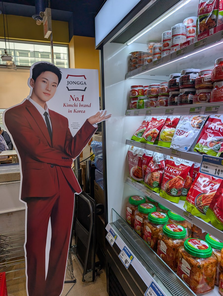 tofufIower's tweet photo. i was grocery shopping when my partner came sprinting through the store and told me they "found my guy" and proudly presented my guy to me https://t.co/Y1Ce4o6Xzw