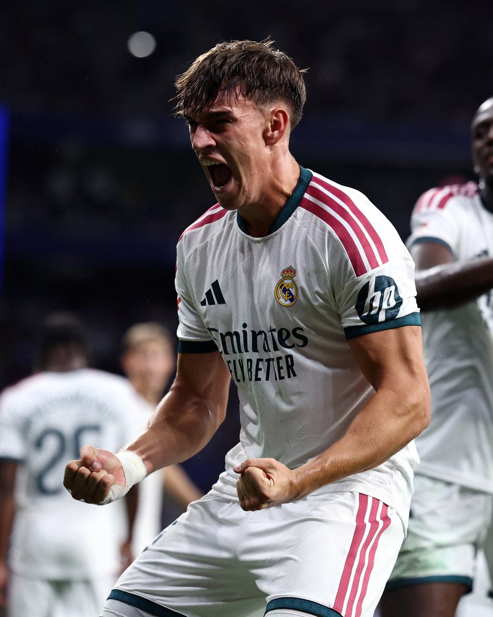 ActuFoot_'s tweet photo. 🚨 José Mourinho 🇵🇹 : « C’EST UNE VICTOIRE DU BANC !

Je le dis toujours : un banc frustré n'aide en rien mais un banc avec un sentiment d'équipe peut t'aider à gagner un match. » 🤍💪

🎙️ conf. de presse https://t.co/OacloXrSdZ