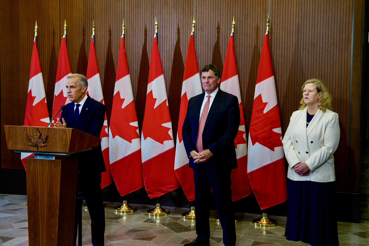 DLeBlancNB's tweet photo. I’m happy to be back in Ottawa after weeks of intensive discussions in Washington.

I joined Prime Minister Carney for a press conference, followed by a virtual meeting with provincial and territorial premiers and members of the Advisory Committee on Canada-U.S. Economic Relations to provide an update on next steps for Canada.

Team Canada is strong and united. We’ll continue supporting Canadian workers and businesses, building our strength at home and diversifying our partnerships abroad.