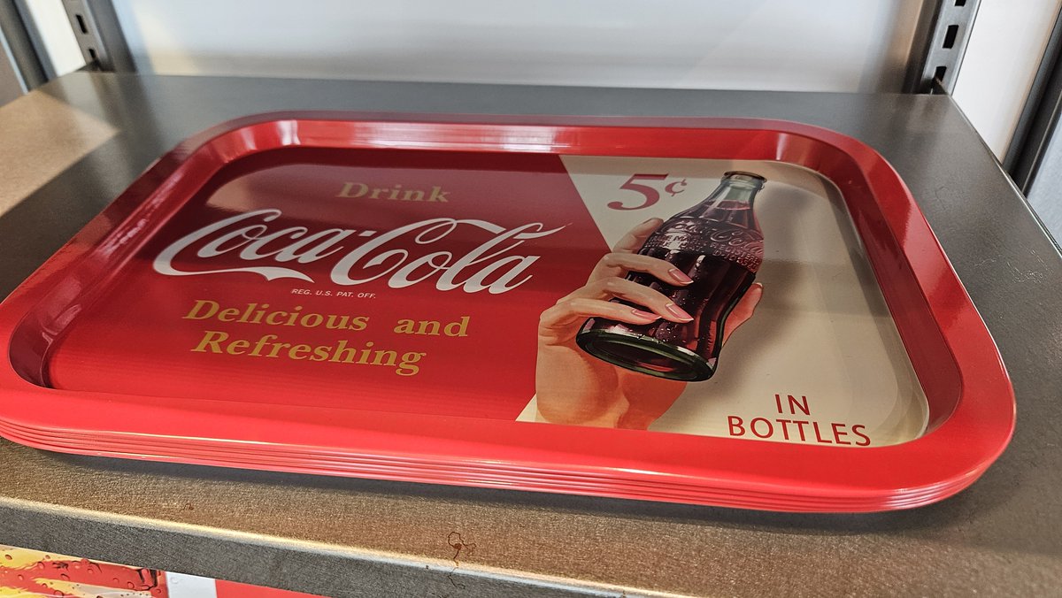 salemcs_'s tweet photo. THE cocacola flower tray https://t.co/SV7MxeKI2X