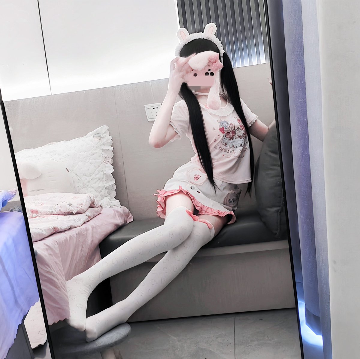Tomxhut's tweet photo. 允许你，原谅你，祝福你，虽然还是会记恨你，诅咒你，伤害你，把你轻轻系在我自私的心里。 https://t.co/3zsQtzmZPk