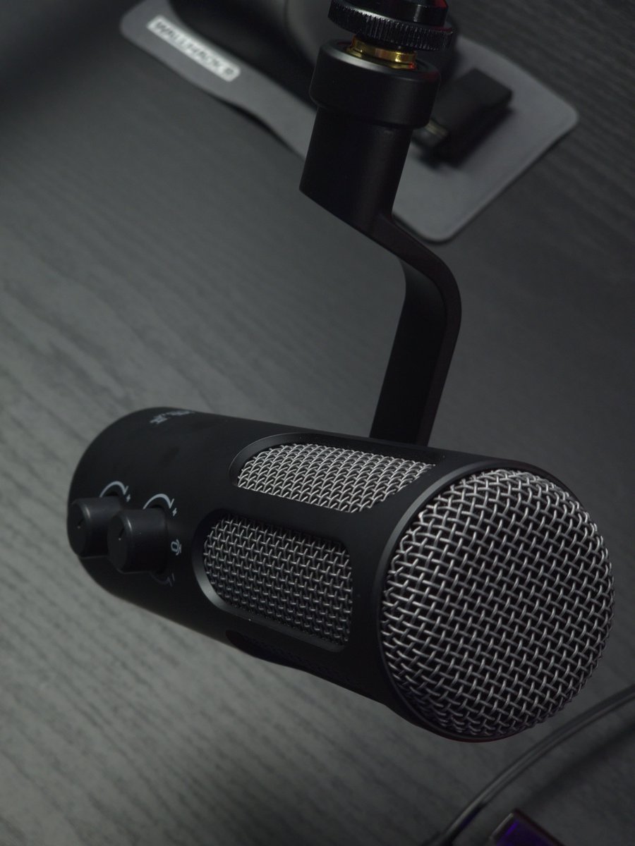 3rik_Tech's tweet photo. the best microphone https://t.co/FMleeWlpCI