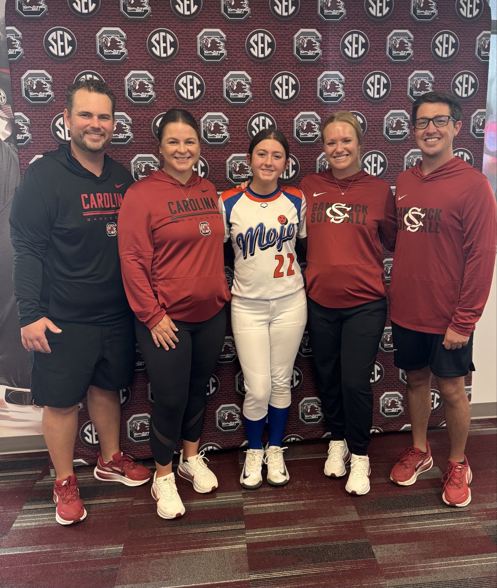 RayleePigg's tweet photo. Thank you, @GamecockSoftbll for hosting a great camp! I’m so thankful for the feedback and instruction from the coaches. Always a great day spent on the 🥎 field and even better when that field is Beckham Field! Thank you @ashleychastain @CoachZack21 @jodydavidson @KatieRBrowder https://t.co/pB6v3DnmCU