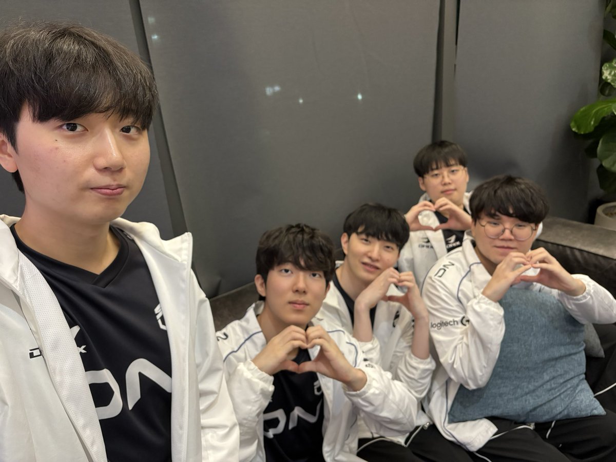 SOOPers_LoL's tweet photo. 승리의 수퍼스📸

#STAYSHARP #DNS #DNSWIN https://t.co/69BrtUy5LL