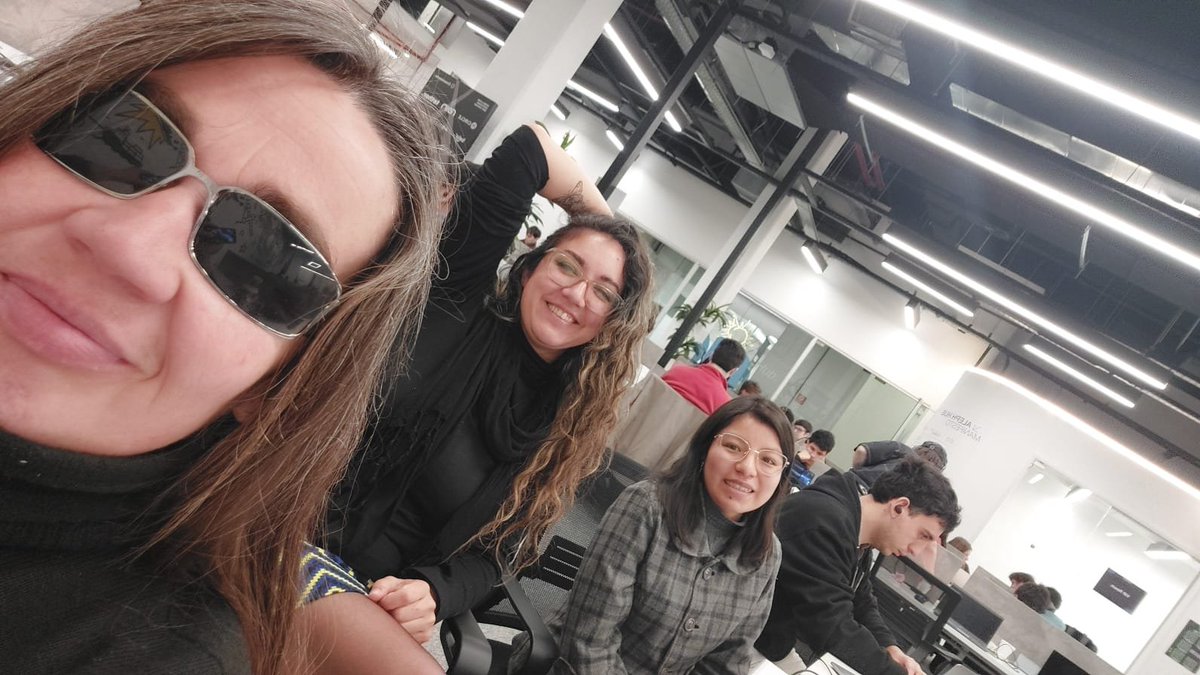 fxnela's tweet photo. En el Hackaton de @crecimientoar Gracias a @Pears_p2p @WDK_tether @qvac por el Matecito 🧉
Noticias nuevas para las Vikingas que lucharon contra el #noalmma https://t.co/HFJ7QyR8Xp