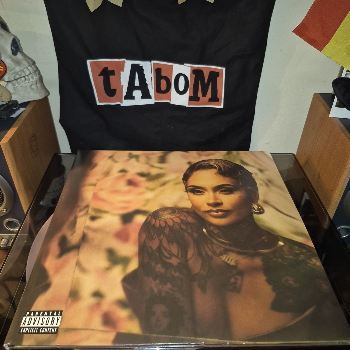 beyondbinary91's tweet photo. #NowSpinning: While We Wait II by Kehlani
Song: Clothes Off feat. KWN
#WhileWeWaitII #WWWII #Kehlani #KWN #TSNMI #TSNMIMob #VinylCollector #OnMyTurntable #VinylEnthusiast #VinylCollection #VinylCommunity https://t.co/U4mZFBL2vl
