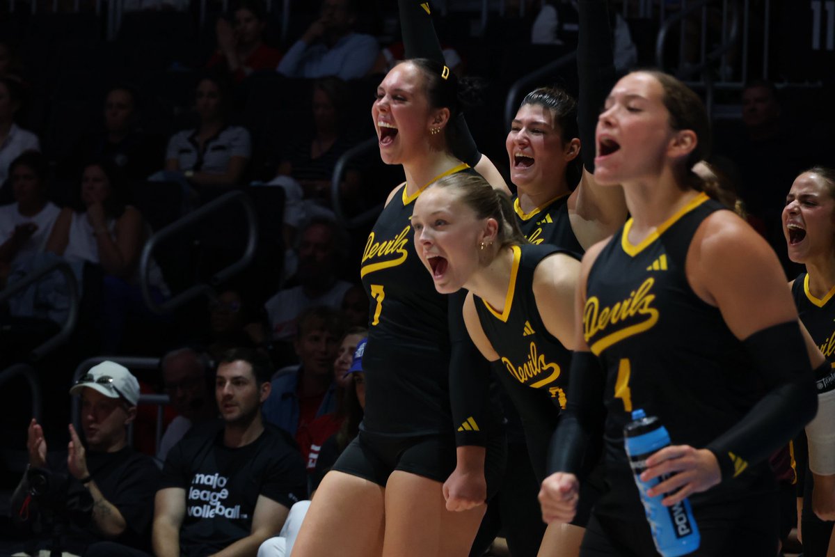 PrepDigChris's tweet photo. @SunDevilVB bringing it! ASU looking real sharp at the @AVCAVolleyball First Serve https://t.co/PwoivvelmN