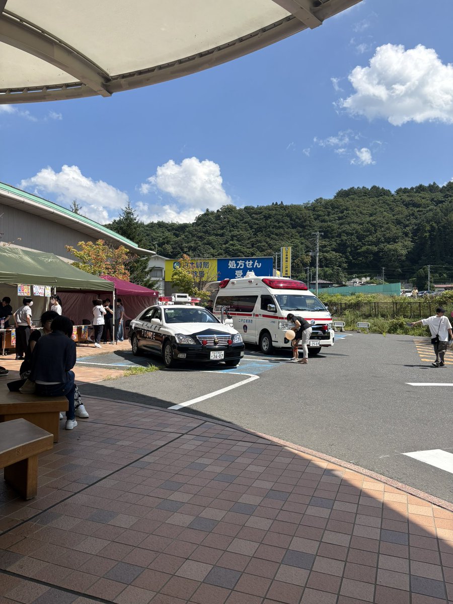 bunny00024's tweet photo. 今日は二戸病院祭へ行って来ました！初めて入ったけど雰囲気も良くて楽しかった〜🏥
お昼ご飯は@ninoheyoshino さんへ！チーズがドンっと乗ったオムライス！最高に美味しかったです😆また、いつかお邪魔します🫶帰りはニコアで冷やし中華！今年最後かな〜🌻
#二戸病院　#よしの https://t.co/QKZ22mW63M