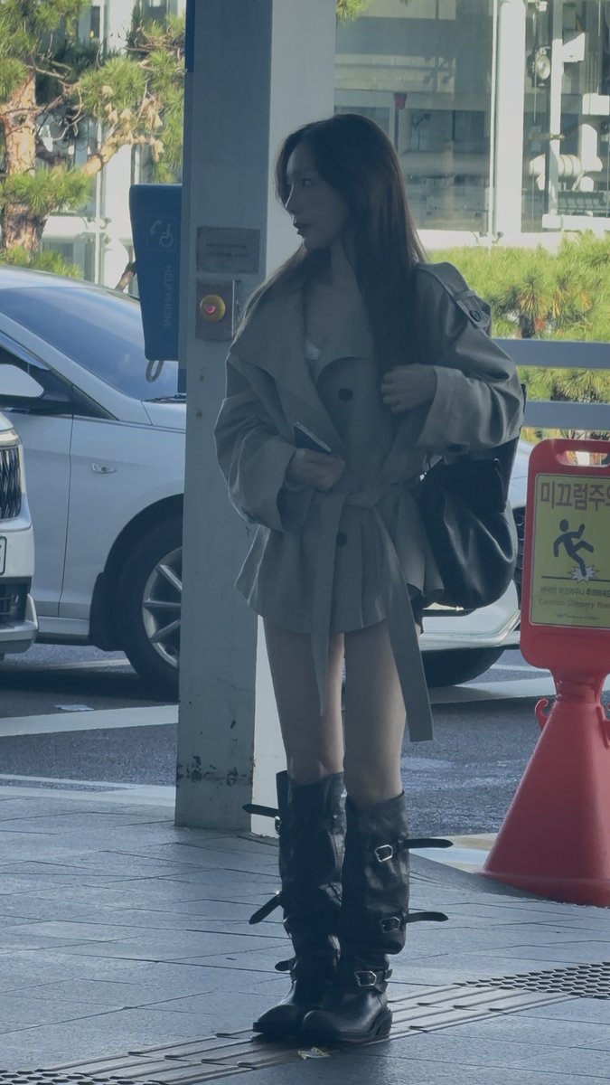 1etstaey's tweet photo. 260823 ICN 출국 #태연 #TAEYEON
씹존예가을여신😭🫰🏻 https://t.co/mDlq4hD29K